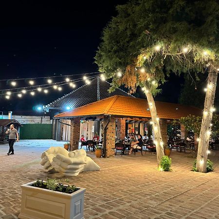 Motel Stari Hrast Markovac Ngoại thất bức ảnh