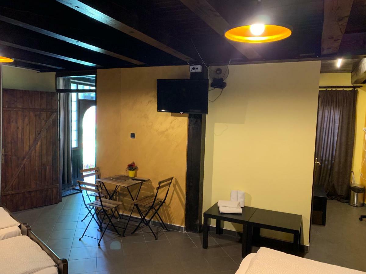 Motel Stari Hrast Markovac Ngoại thất bức ảnh