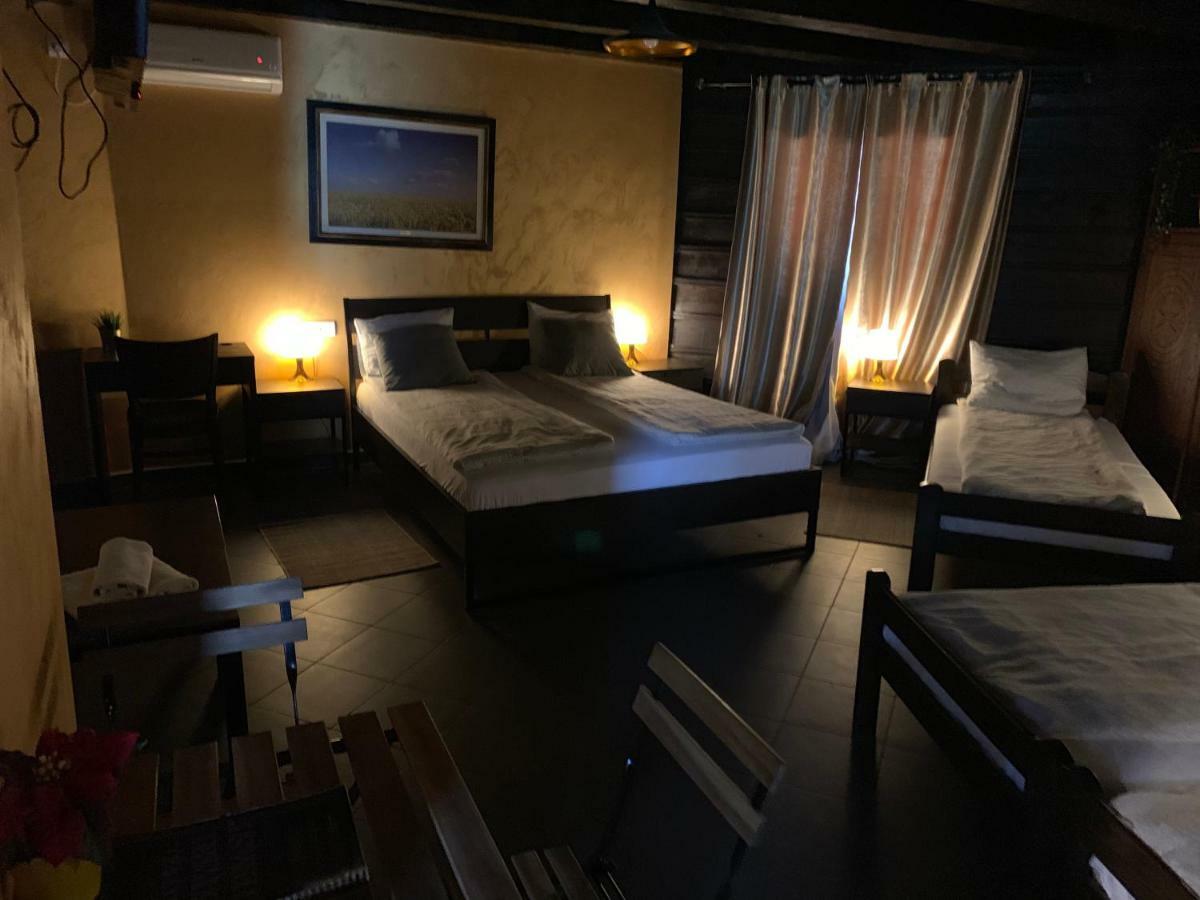 Motel Stari Hrast Markovac Ngoại thất bức ảnh